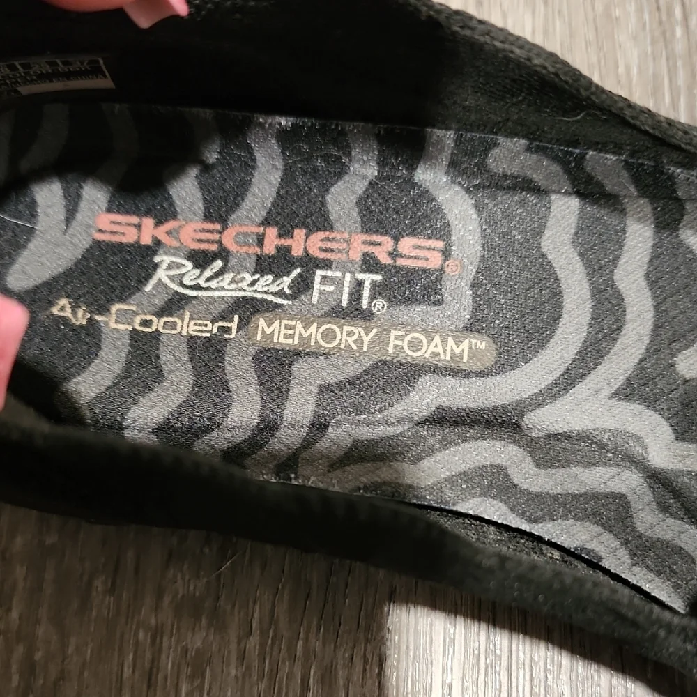 Skechers Relaxed Fit Black Flats Comfortable Slip-On Loafers - Picture 2 of 8